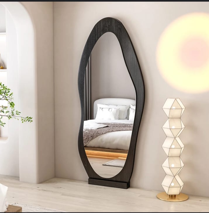 Mirrors and MDF wood designed in a geometric pattern