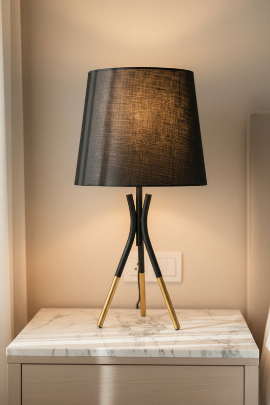 3-legged black and gold metal lamp 45x23 cm