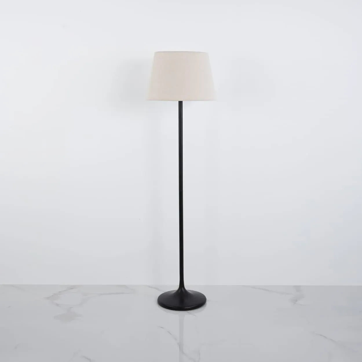 مصباح أرضي عصري، المقاس: 150 سم × 40 سم