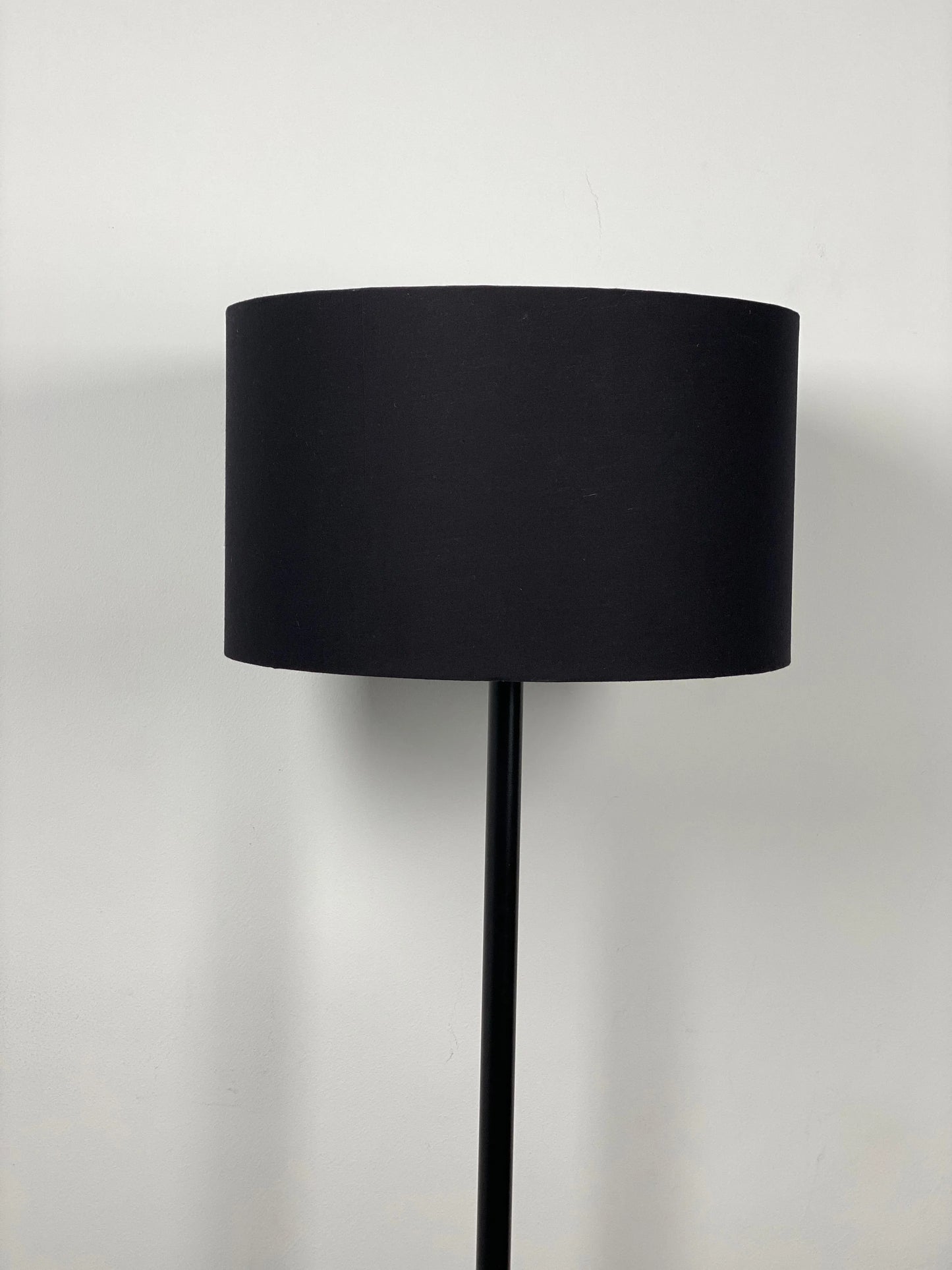 مصباح أرضي عصري - المقاس: 150 سم × 40 سم