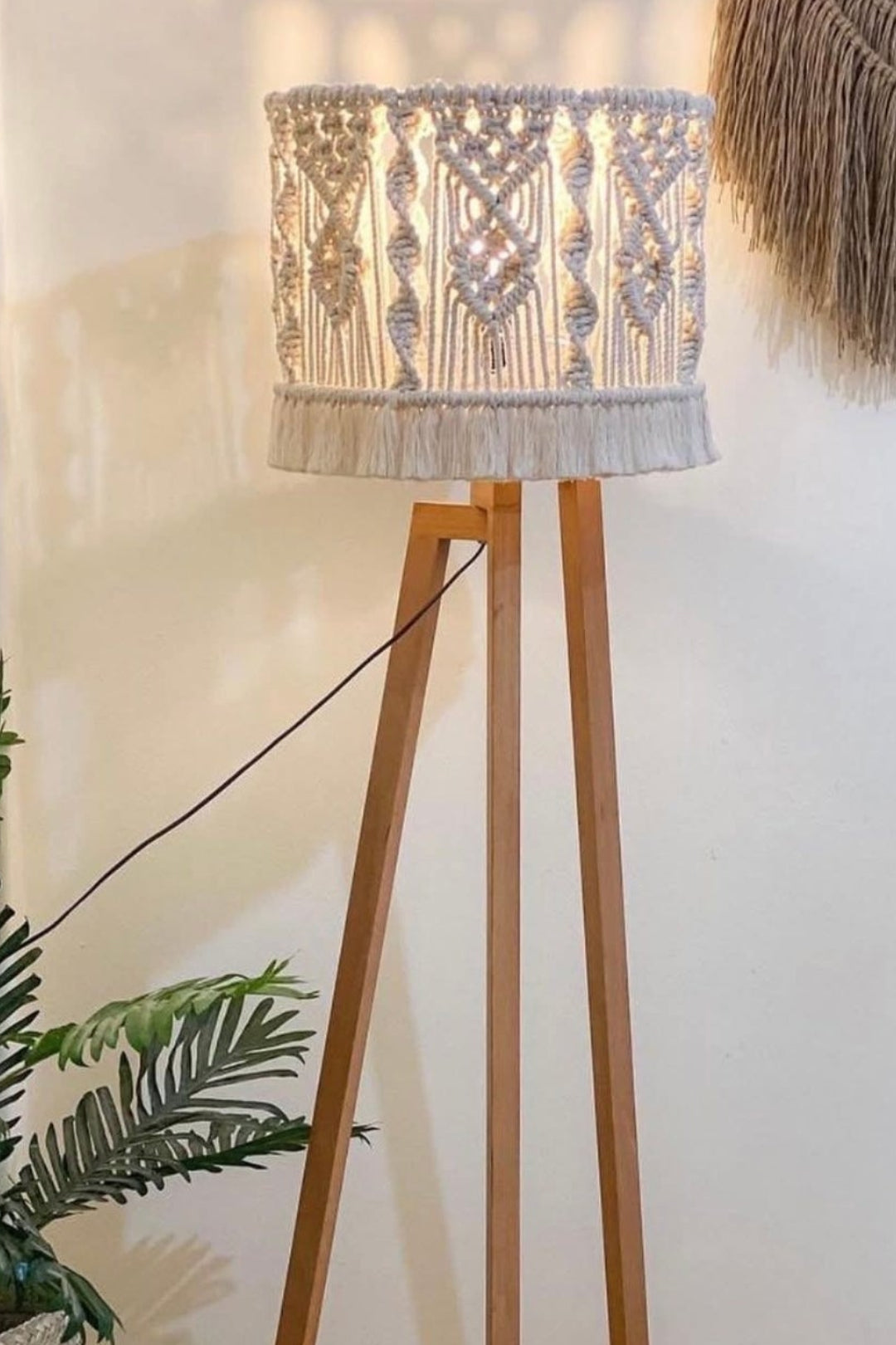 Beech wood floor lamp with beige fabric